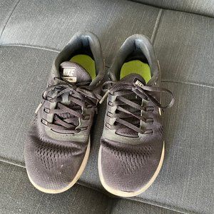 Size 8 - Nike Free RN Black Women's - 831509-001 - Free & Flexible